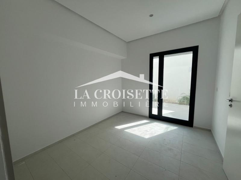 Triplex S+4 avec piscine et vue sur mer à Gammarth